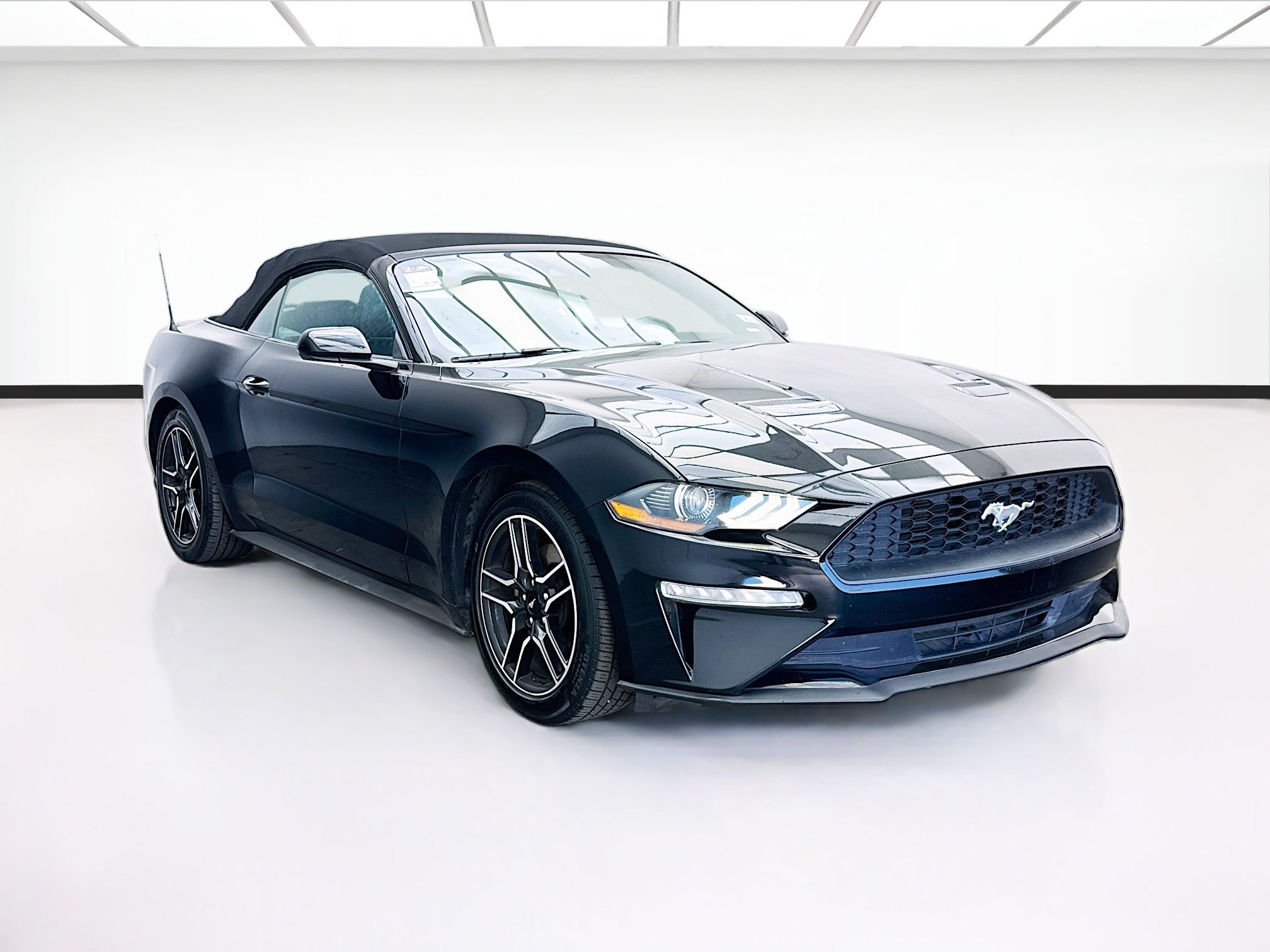 Used 2022 Ford Mustang Premium RWD image 3