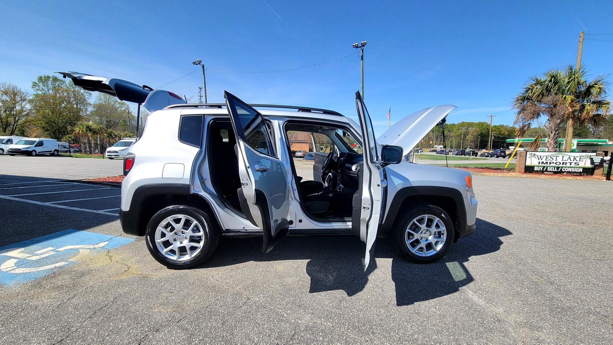 Used 2021 Jeep Renegade Latitude w/ Convenience Group image 19