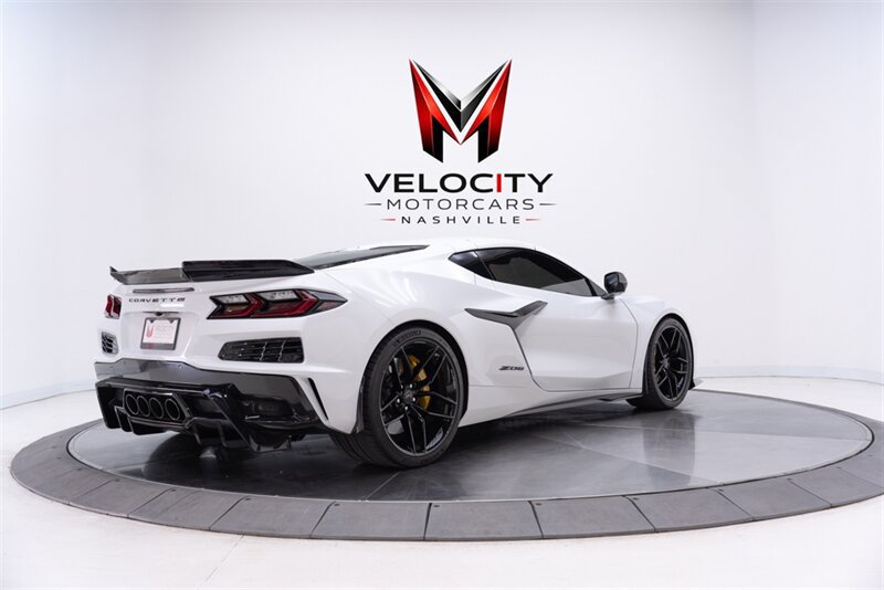 Used 2025 Chevrolet Corvette Z06 w/ Stealth Interior Trim Package RWD image 6