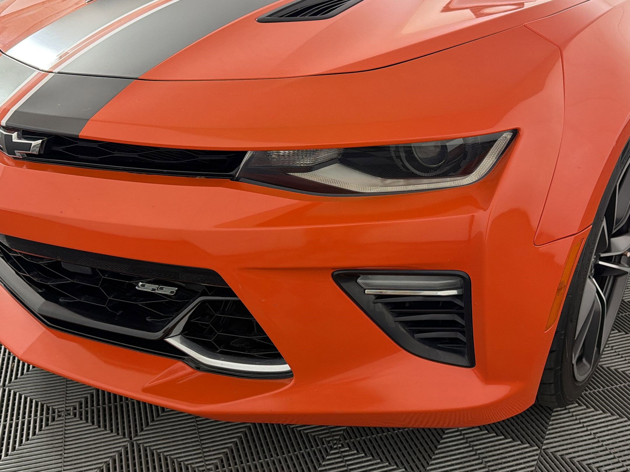 Used 2018 Chevrolet Camaro SS w/ Hot Wheels Edition image 11