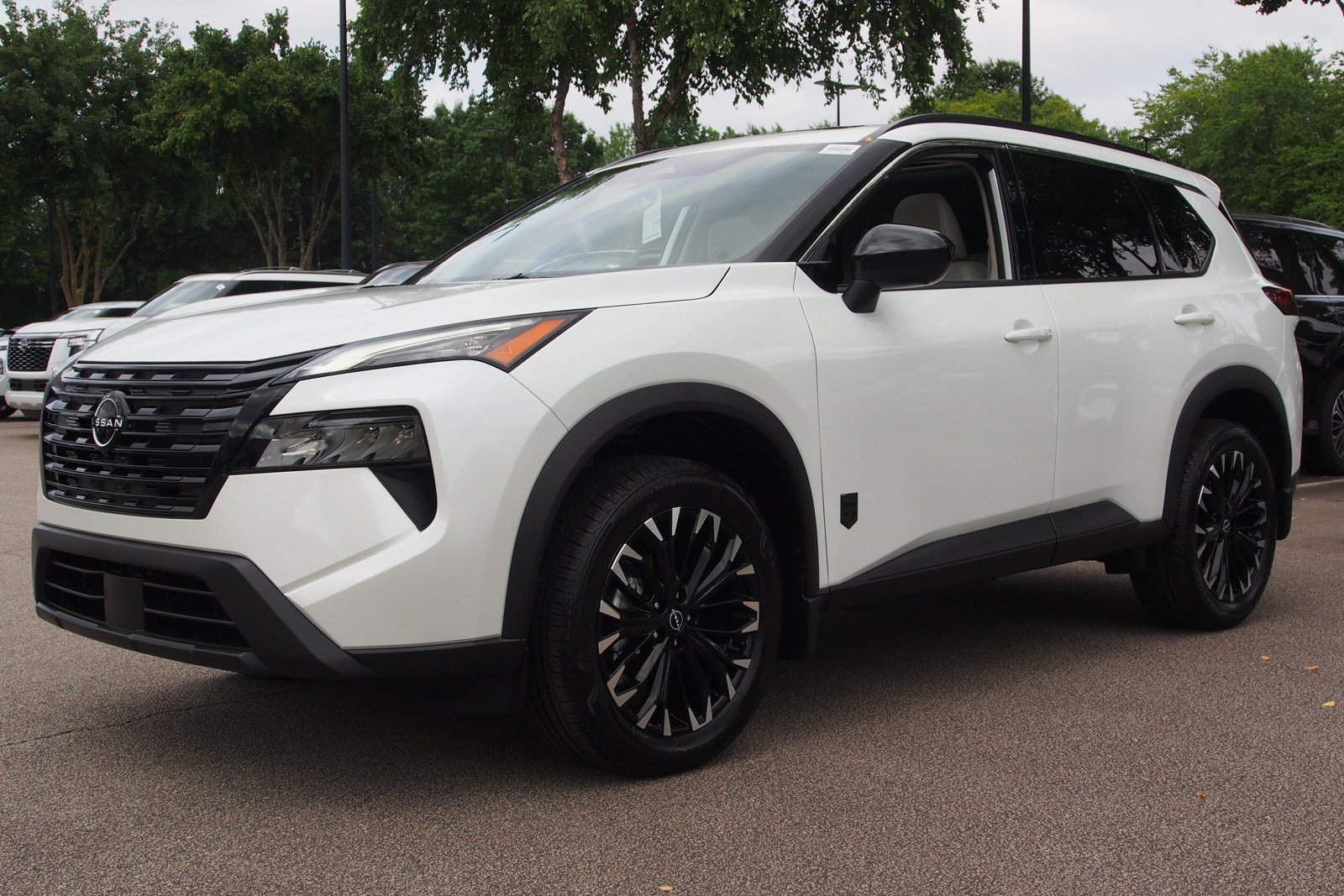 New 2026 Nissan Rogue Dark Armor FWD image 3
