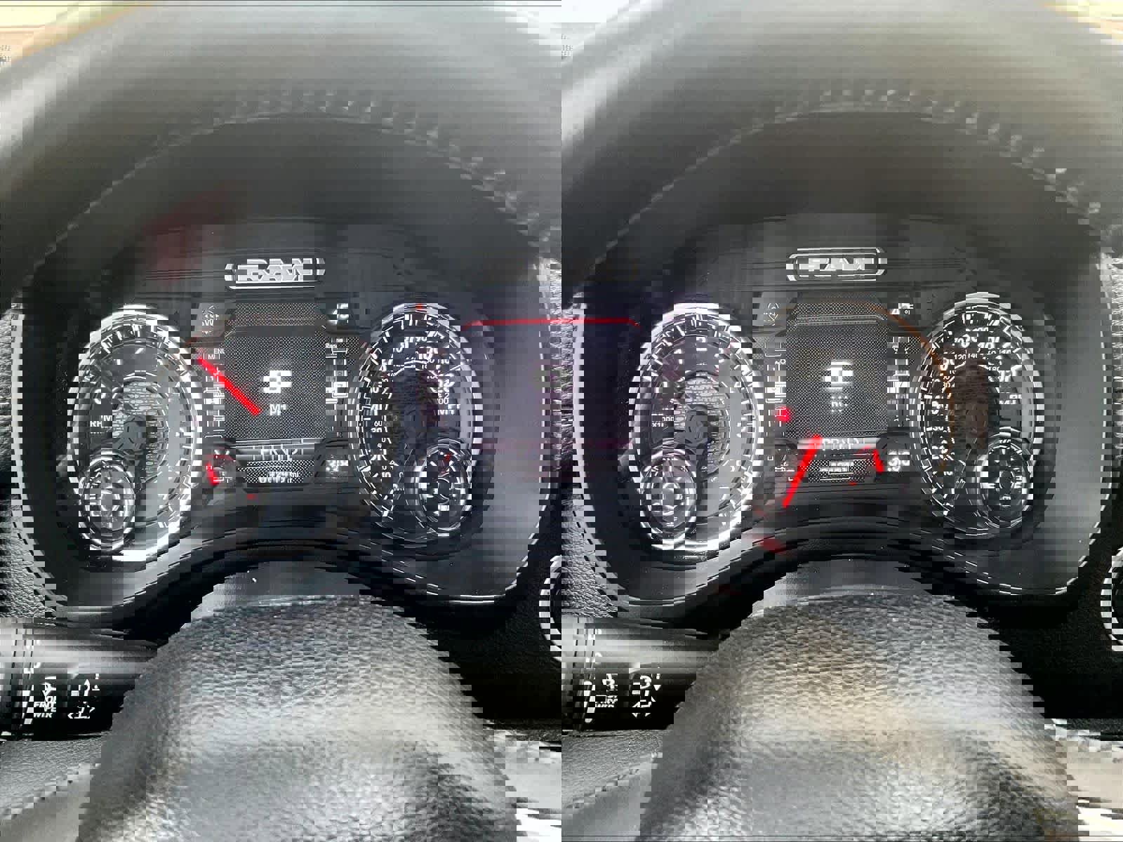 Used 2024 RAM 1500 Laramie image 24