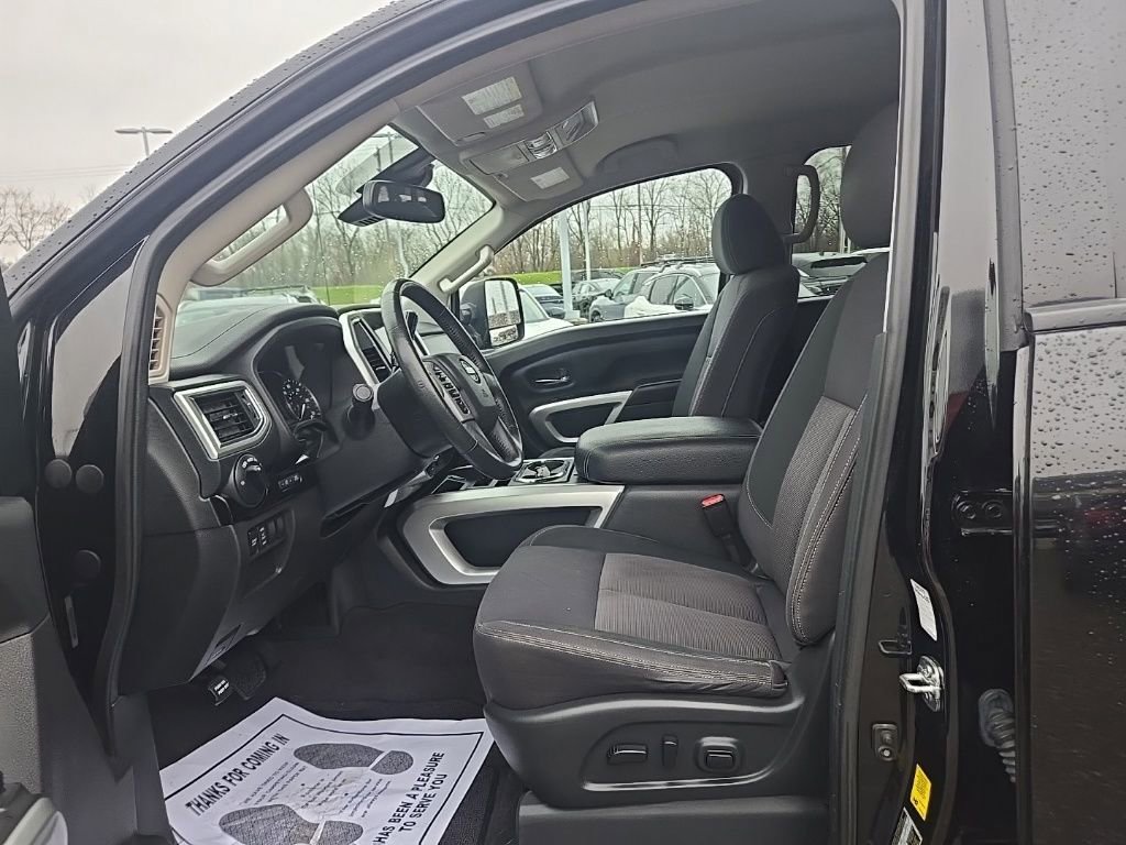Used 2021 Nissan Titan SV w/ SV Convenience Package AWD/4WD image 9