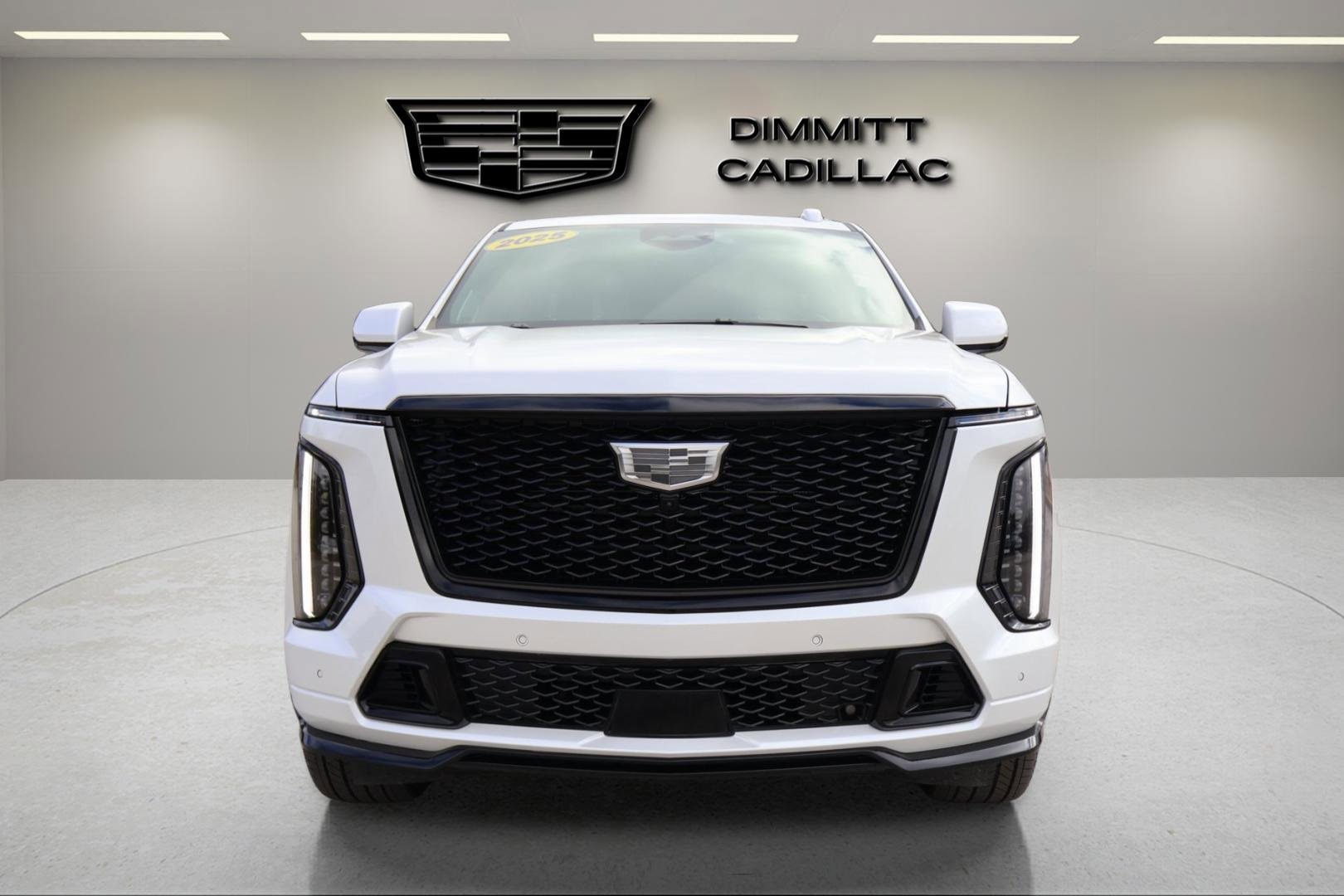 Used 2025 Cadillac Escalade V w/ LPO, ONYX Package image 8