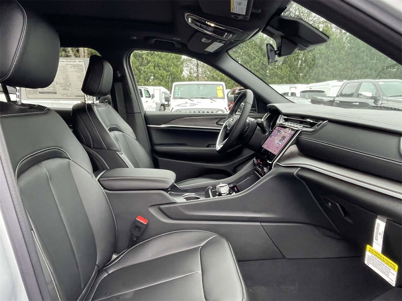 New 2025 Jeep Grand Cherokee L Limited image 16