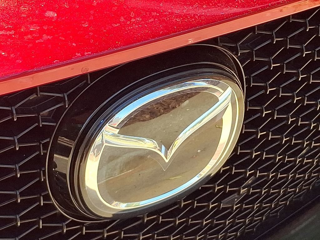 Used 2019 MAZDA MAZDA3 Hatchback w/ Premium Package FWD image 4