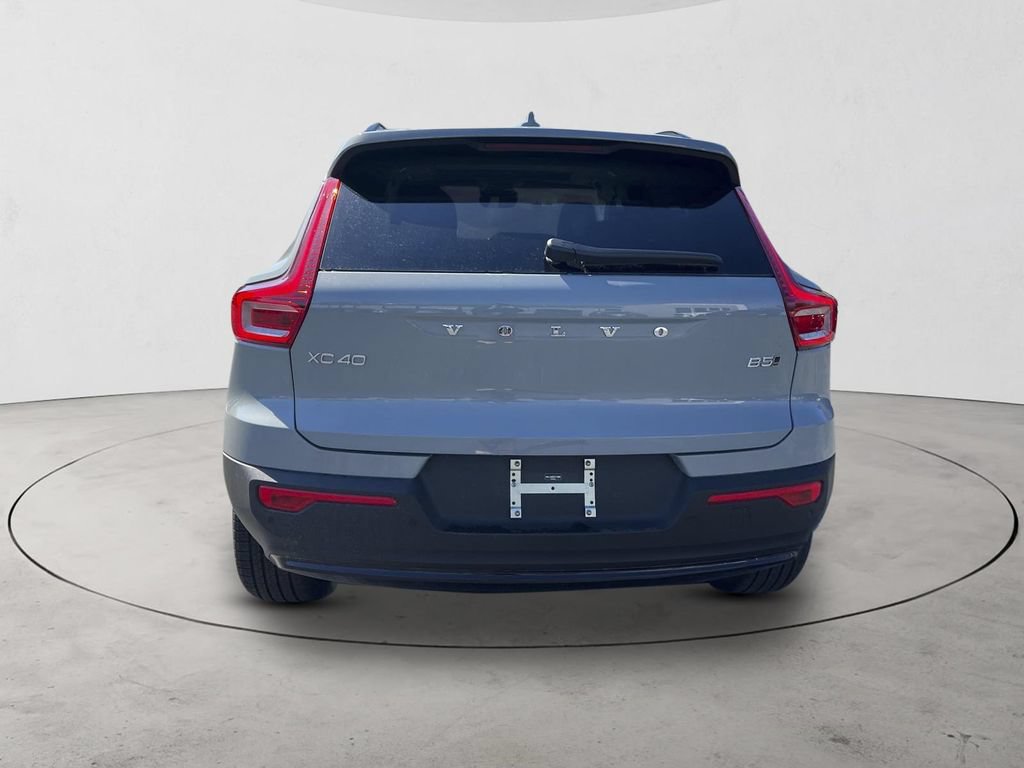 New 2026 Volvo XC40 B5 Plus w/ Climate Package AWD/4WD image 4