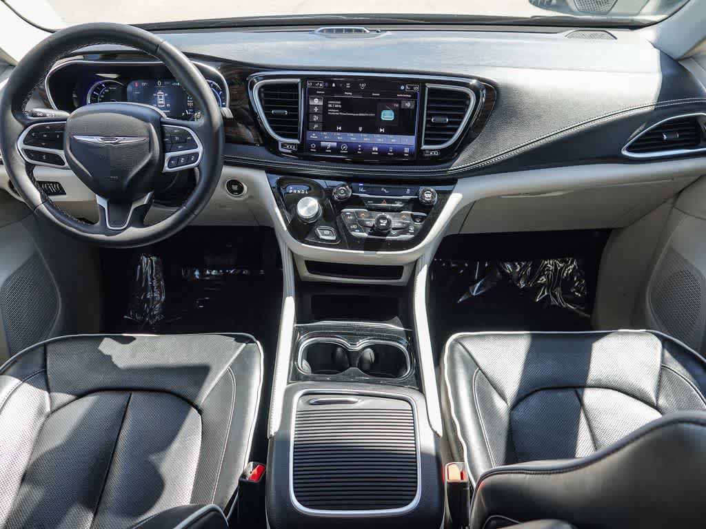 Certified 2023 Chrysler Pacifica Limited image 11
