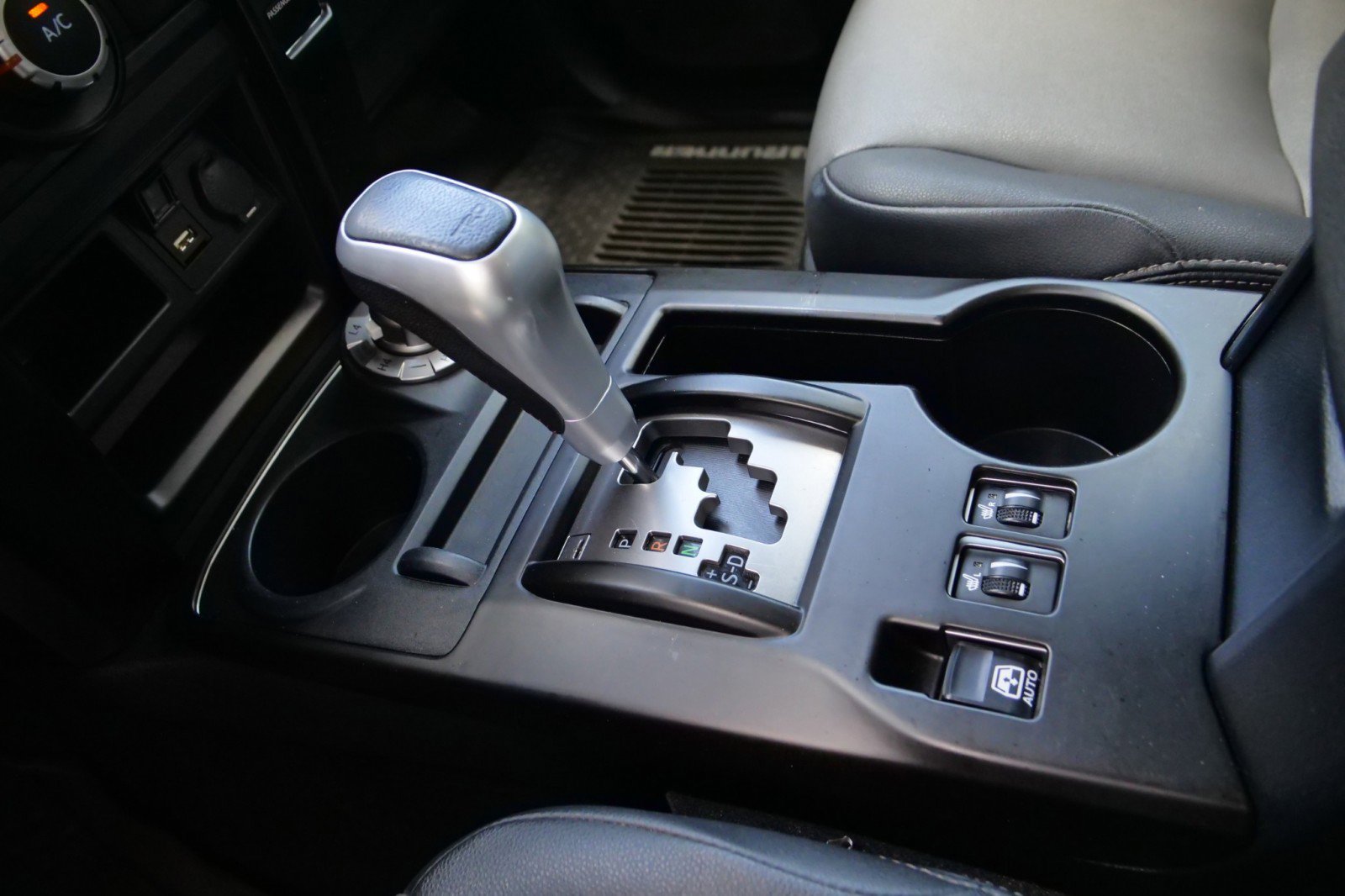 Used 2020 Toyota 4Runner SR5 Premium AWD/4WD image 12