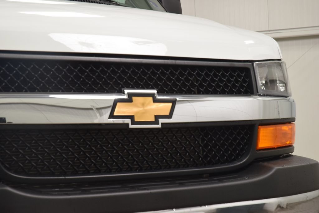 Used 2024 Chevrolet Express 3500 LT w/ LT Preferred Equipment Group RWD image 6