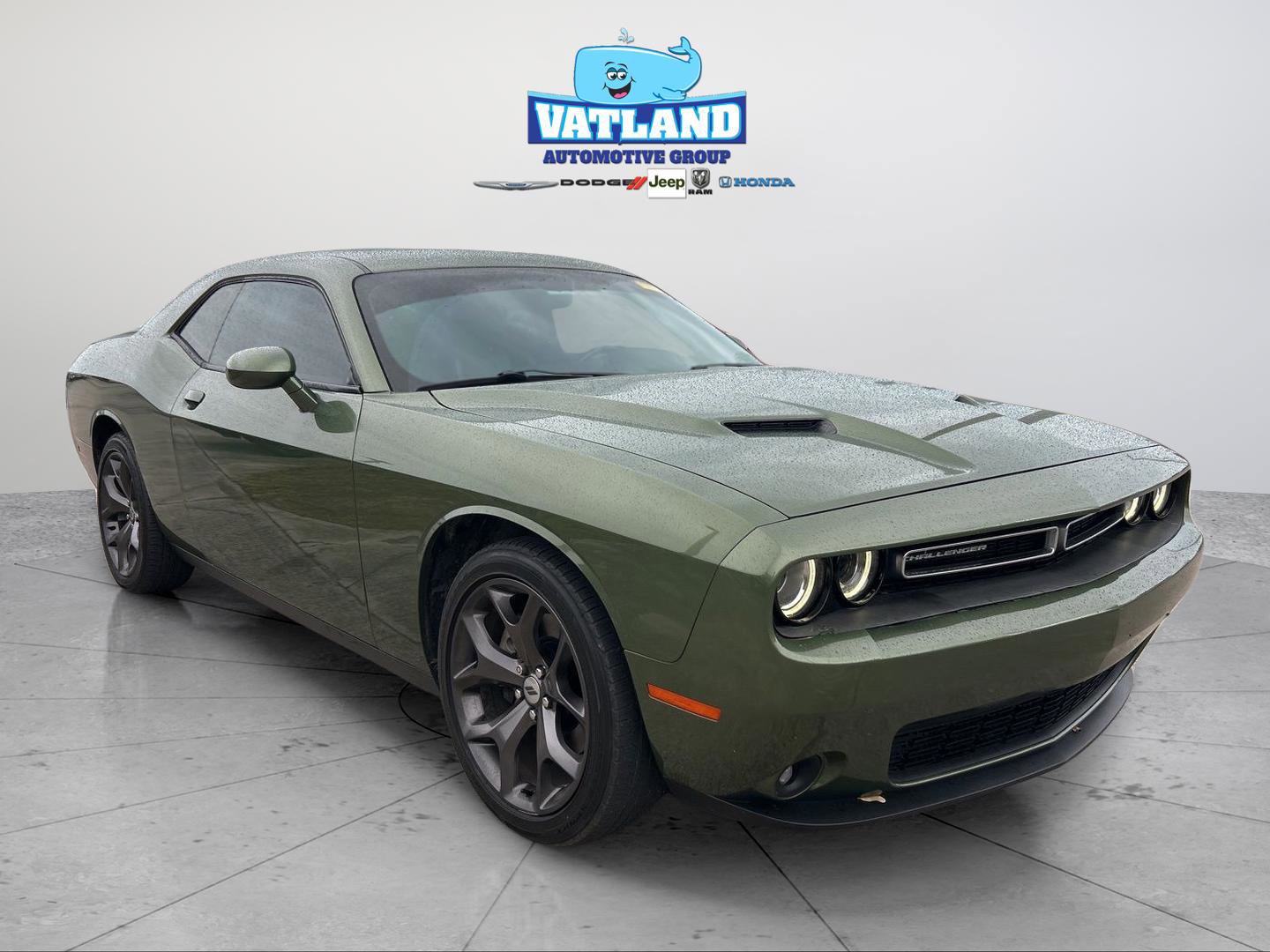 Used 2019 Dodge Challenger SXT w/ Plus Package image 7