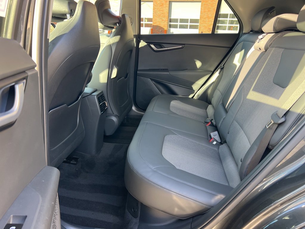 Certified 2024 Kia Niro EX image 22