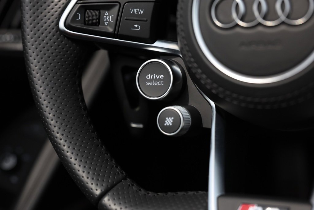 Used 2018 Audi R8 V10 plus w/ Full Leather Package image 18