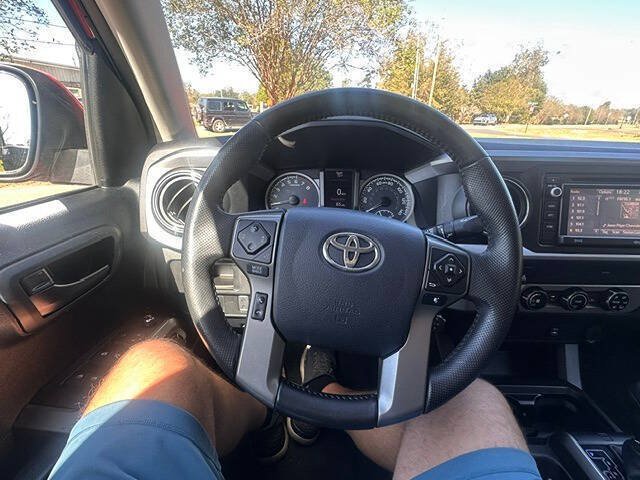 Used 2016 Toyota Tacoma SR5 w/ Towing Package RWD image 14