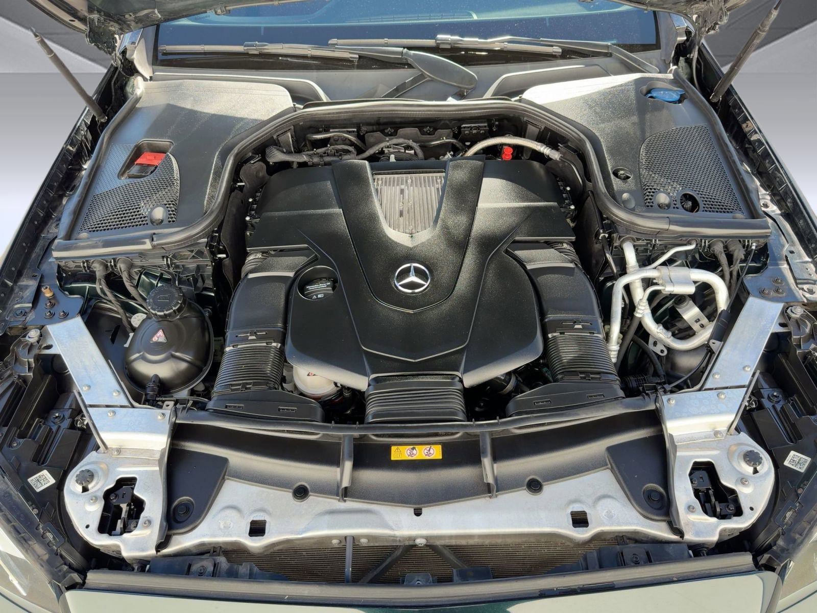 Used 2018 Mercedes-Benz E 400 E 400 image 32