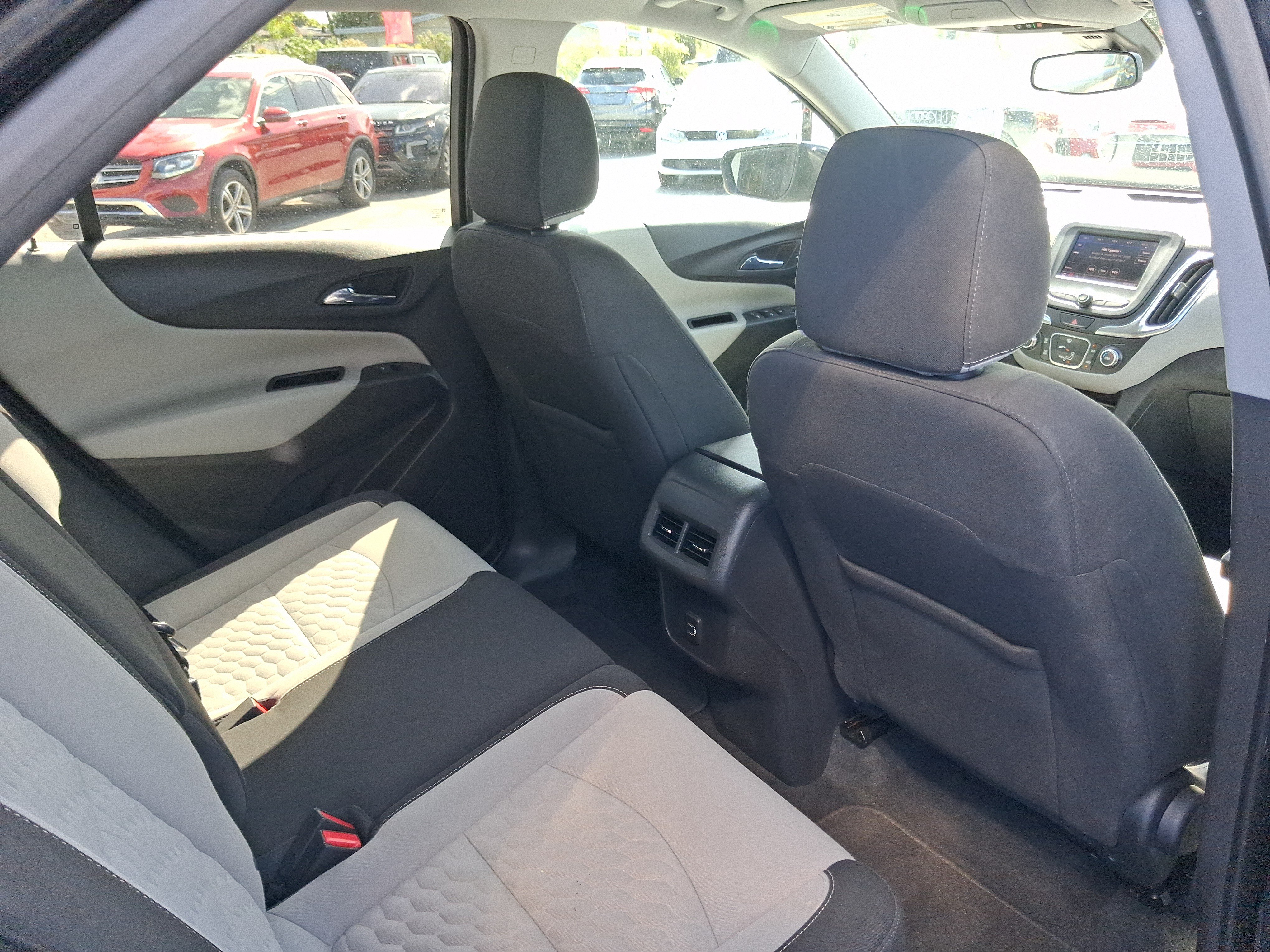 Used 2020 Chevrolet Equinox LT FWD image 28