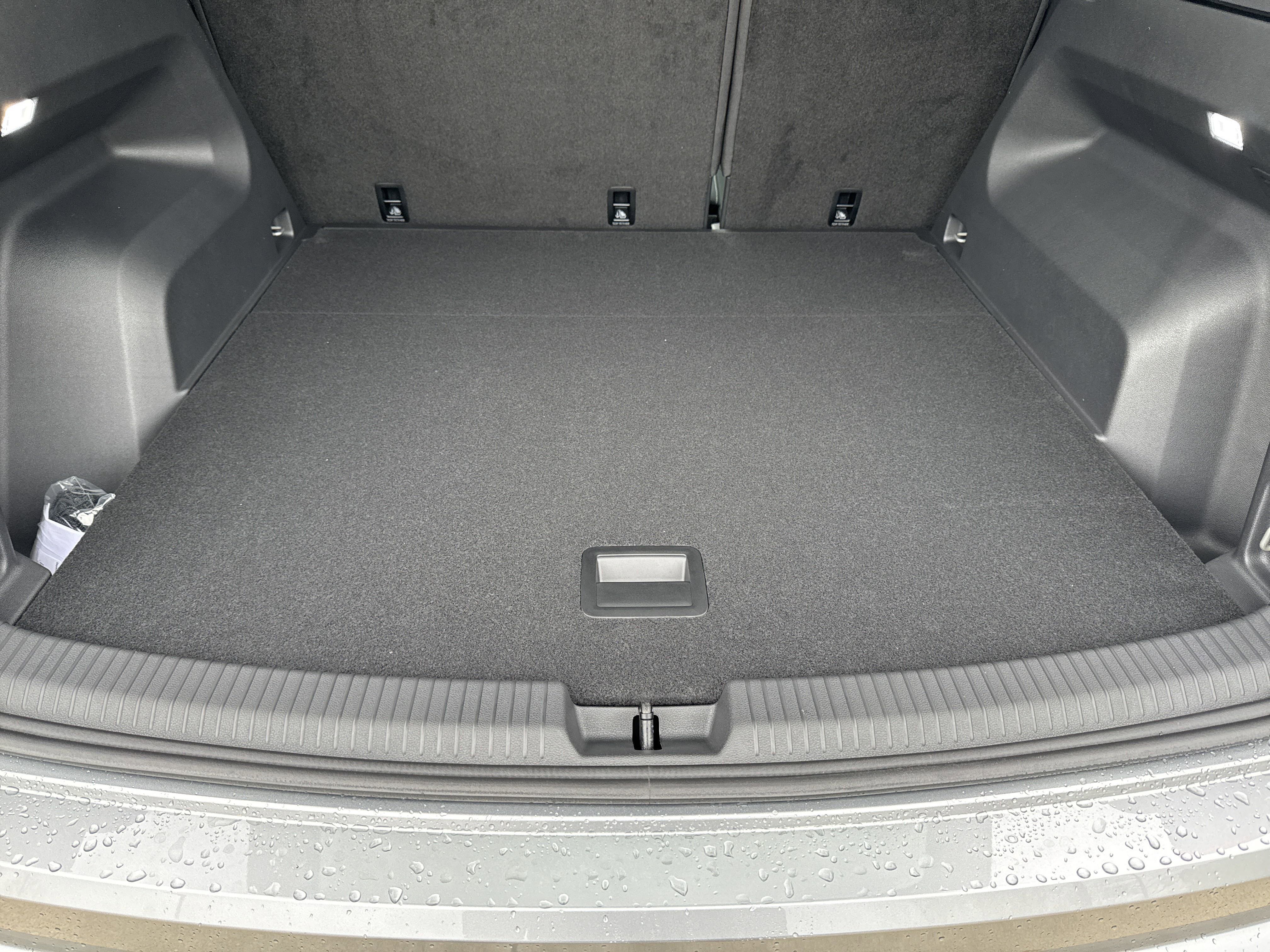 Certified 2026 Volkswagen Atlas Cross Sport SE FWD image 49