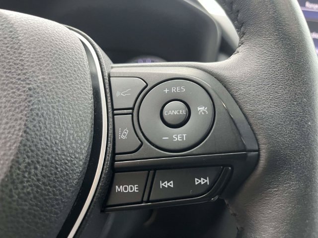 Used 2022 Toyota RAV4 XLE Premium AWD/4WD image 26