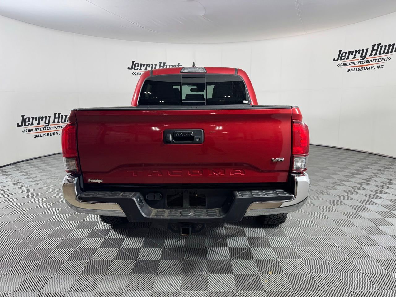Used 2019 Toyota Tacoma TRD Off-Road image 9