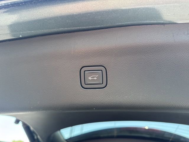 Used 2024 Buick Enclave Essence w/ Experience Buick Package FWD image 6