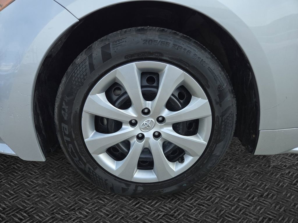 Used 2023 Toyota Corolla LE FWD image 11
