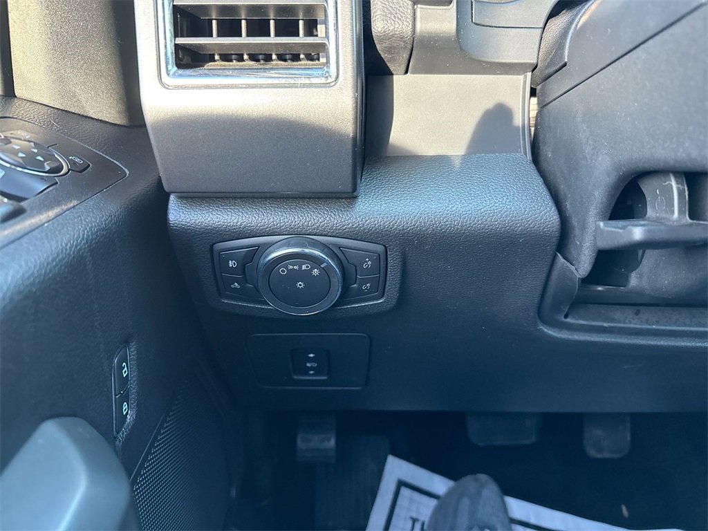 Used 2016 Ford F150 XLT w/ Equipment Group 302A Luxury image 18