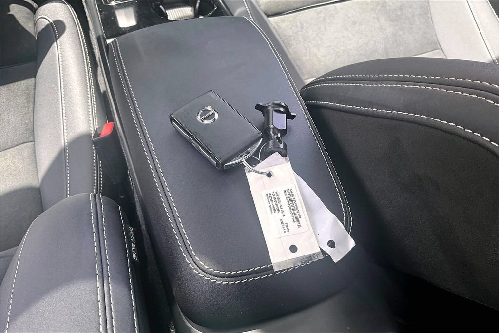 Certified 2023 Volvo C40 P8 Recharge Plus AWD/4WD image 14