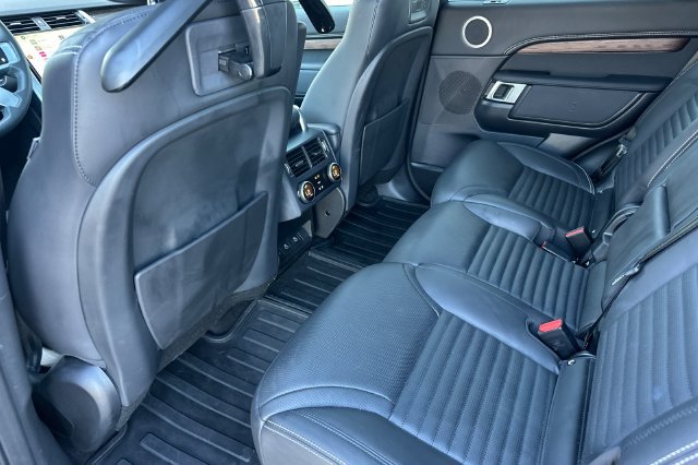 Certified 2025 Land Rover Discovery Dynamic SE AWD/4WD image 11