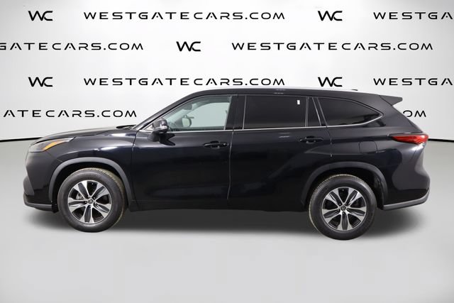 Used 2022 Toyota Highlander XLE FWD image 46