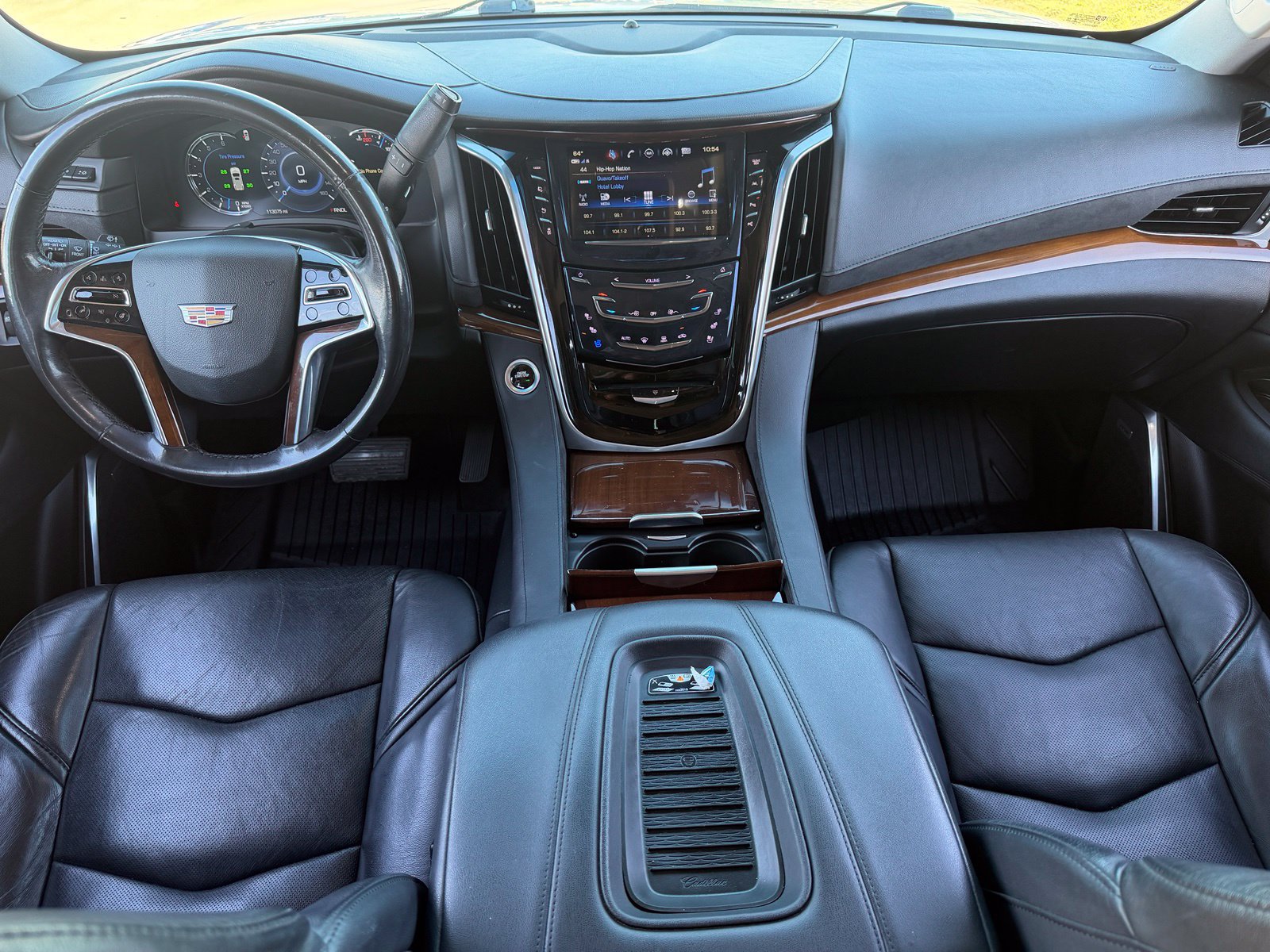 Used 2020 Cadillac Escalade Luxury RWD image 16