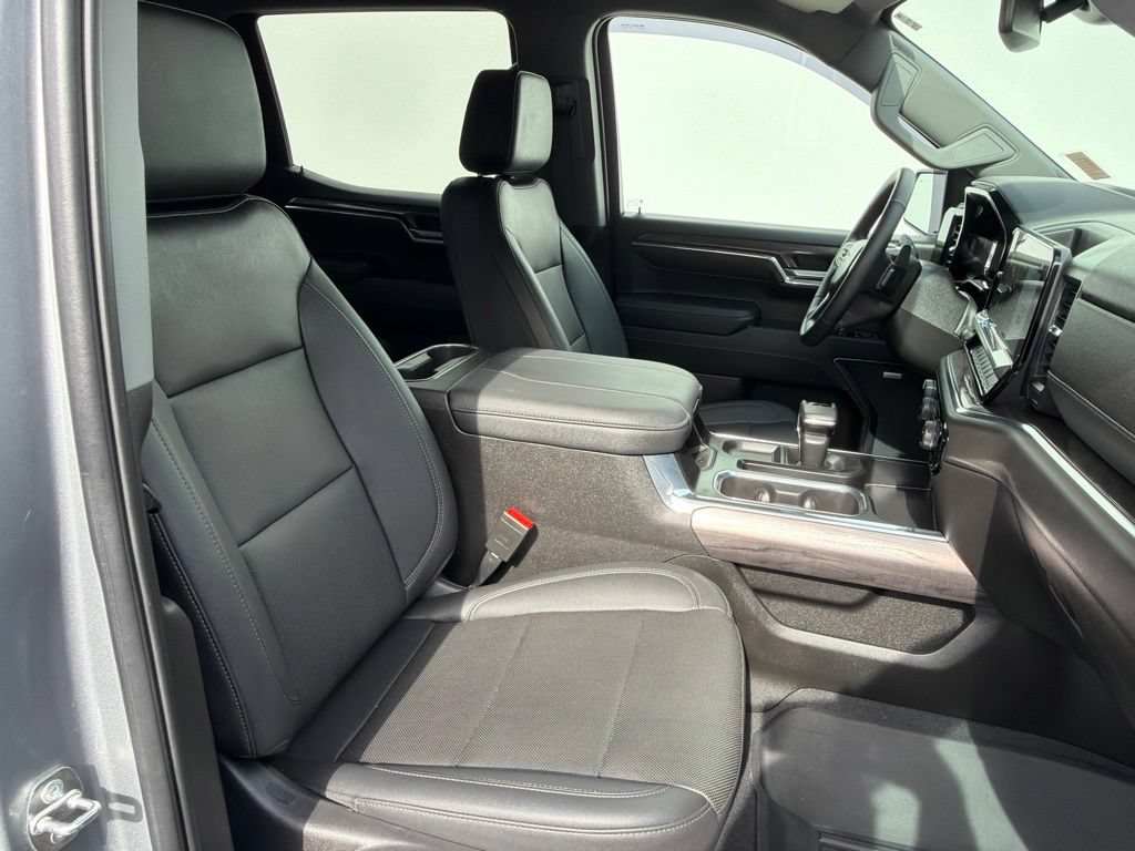 Used 2023 Chevrolet Silverado 1500 LTZ AWD/4WD image 35