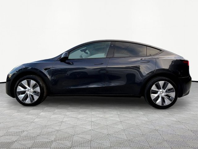 Used 2024 Tesla Model Y Long Range RWD image 8