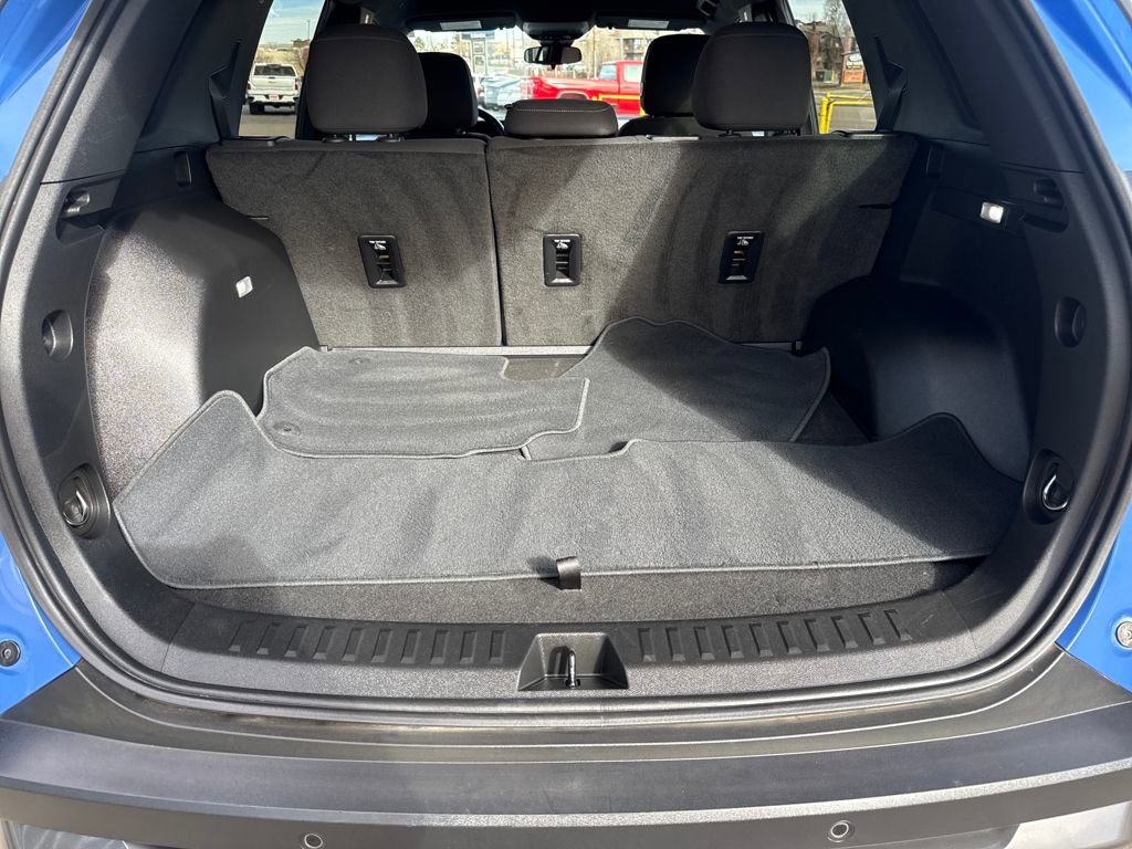 Used 2025 GMC Terrain Elevation image 22