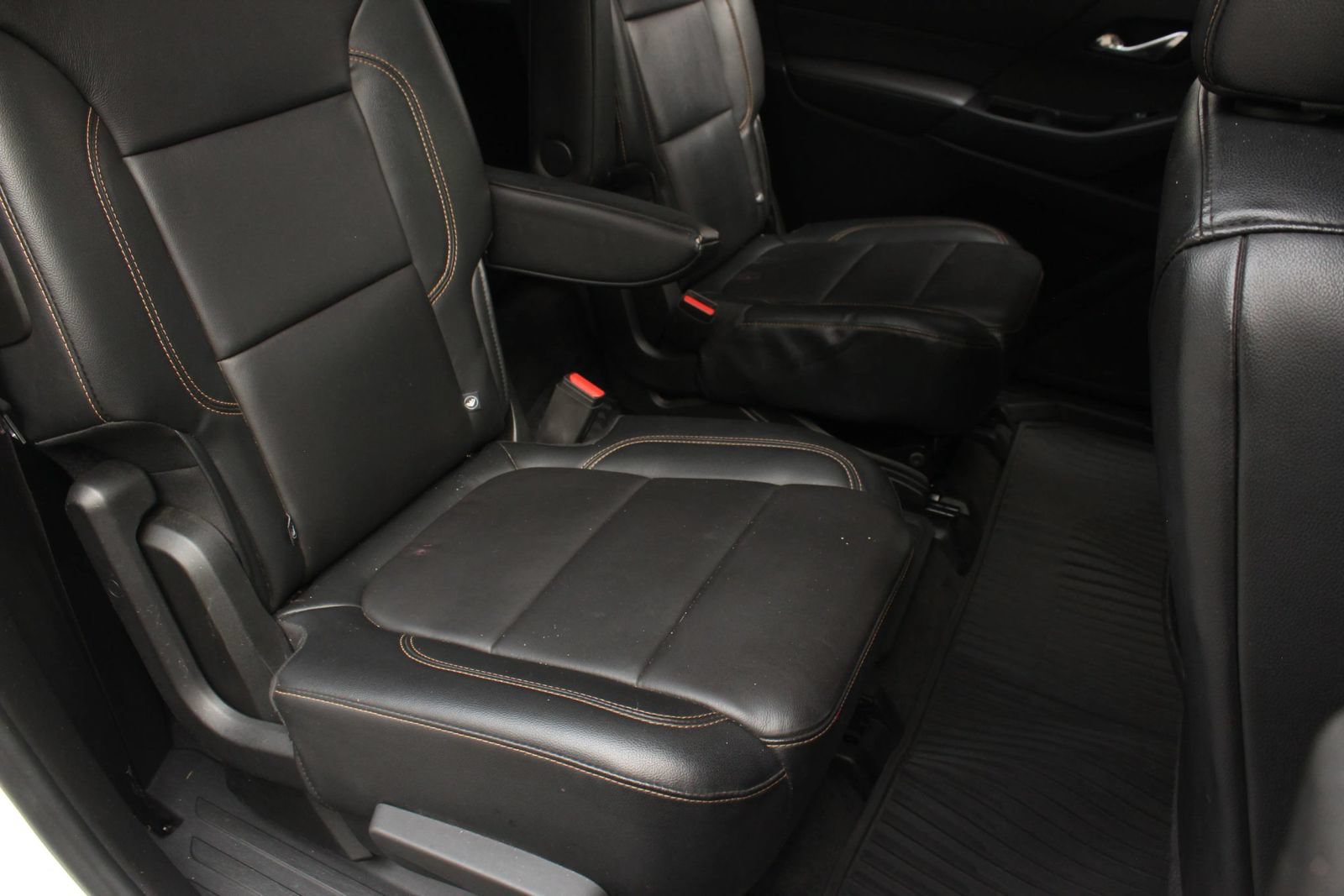 Used 2019 Chevrolet Traverse LT w/ LT Premium Package AWD/4WD image 23