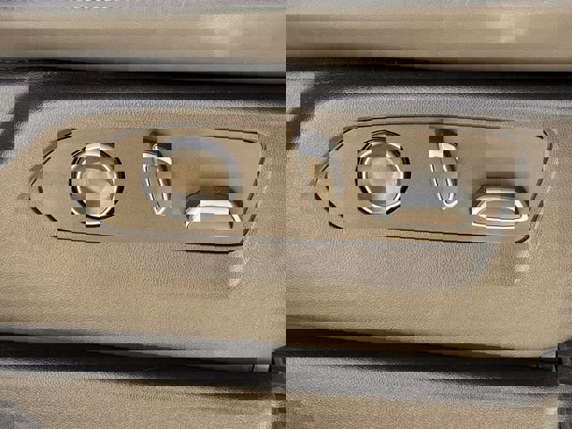 Certified 2024 Cadillac Escalade Premium Luxury image 28