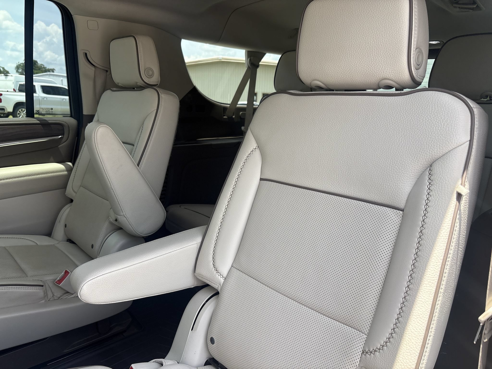 Used 2022 GMC Yukon XL Denali RWD image 19