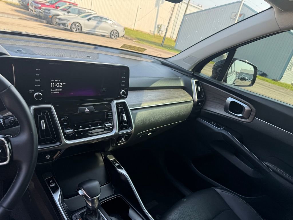 Used 2023 Kia Sorento S w/ Panoramic Sunroof Package image 15