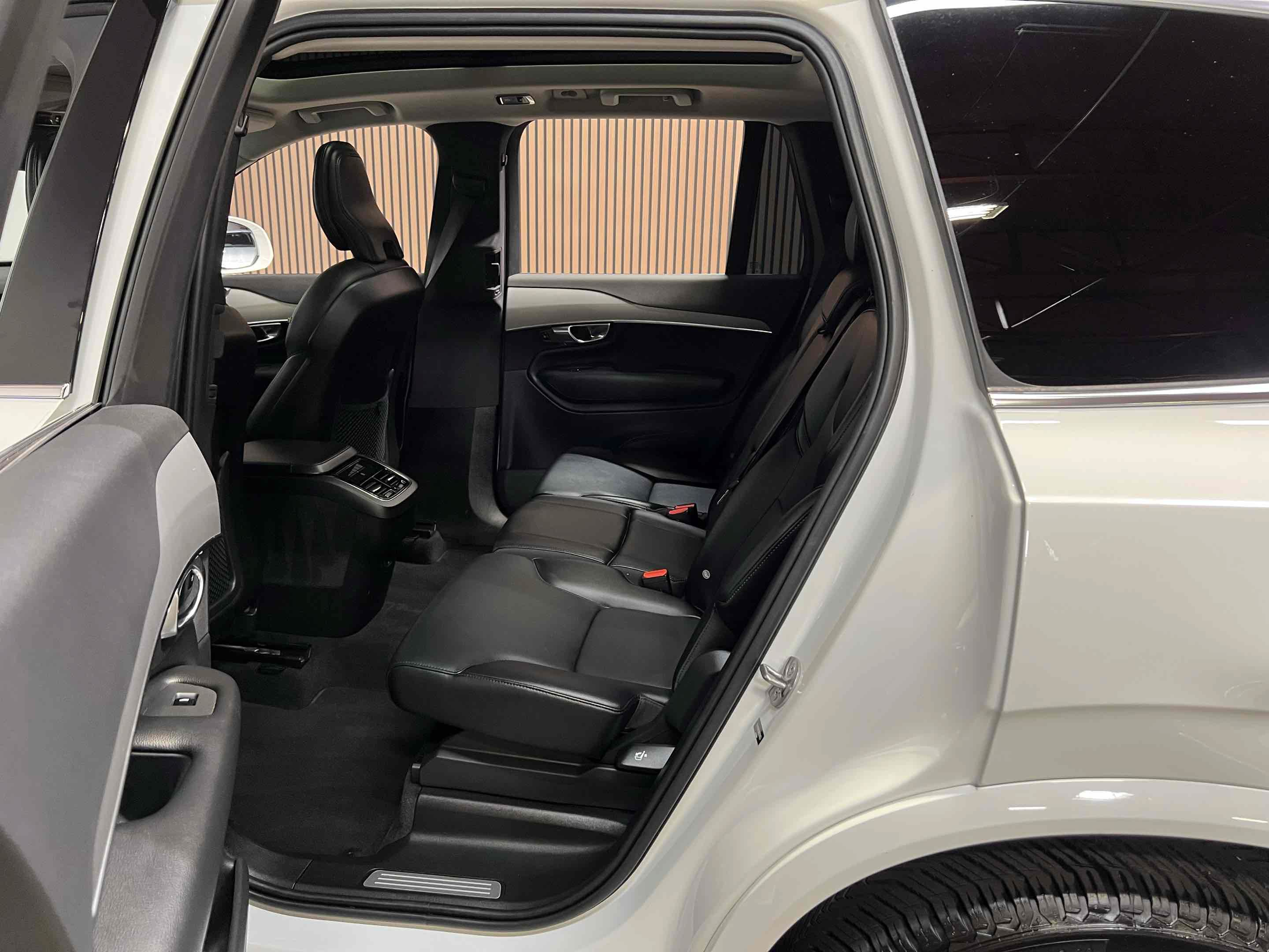 Used 2022 Volvo XC90 T5 Momentum AWD/4WD image 35