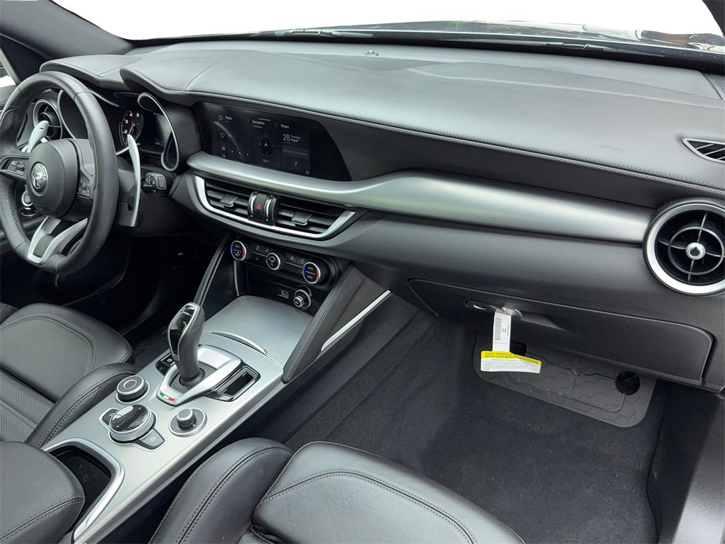 Used 2022 Alfa Romeo Stelvio Veloce image 45