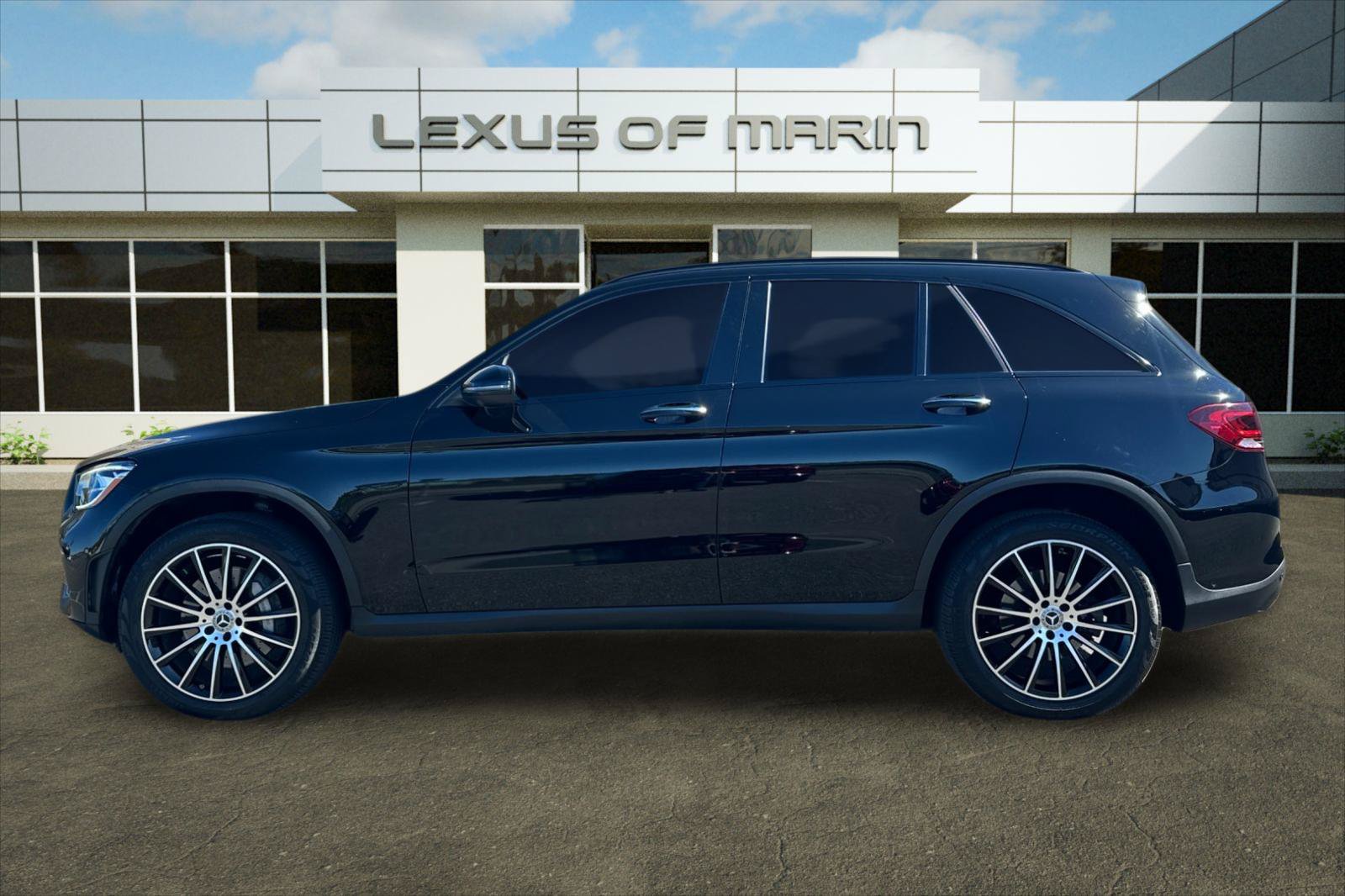 Used 2022 Mercedes-Benz GLC 300 4MATIC image 2