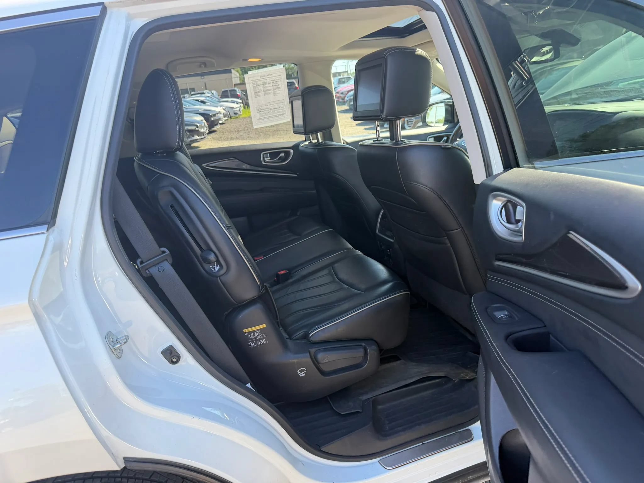 Used 2017 INFINITI QX60 Luxe w/ Premium Plus Package AWD/4WD image 30