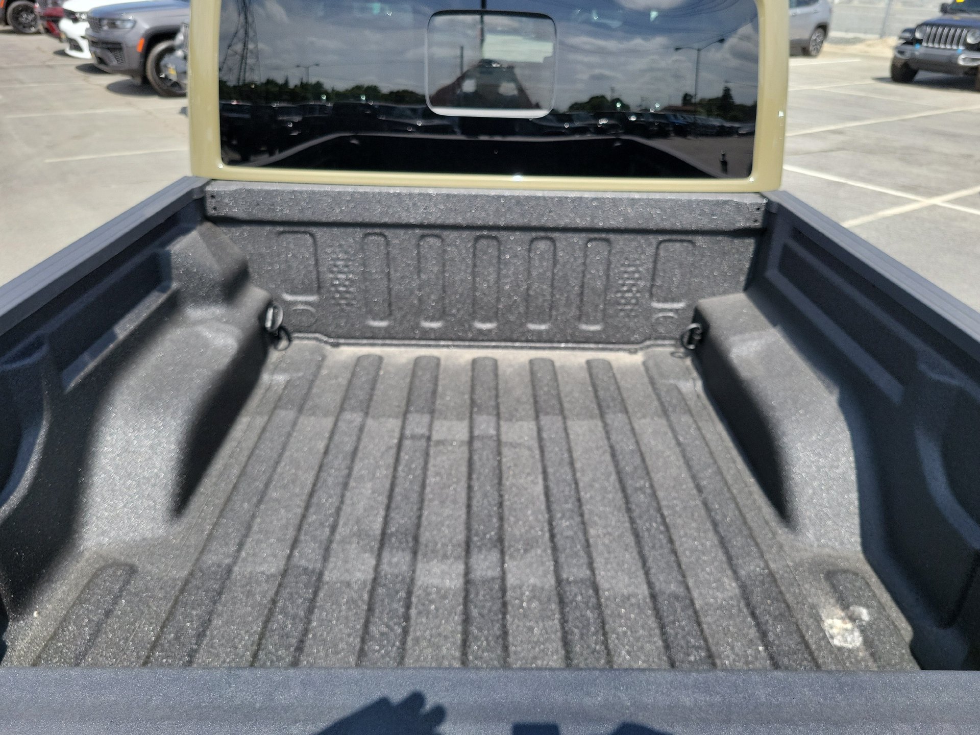 New 2026 Jeep Gladiator Sport AWD/4WD image 15