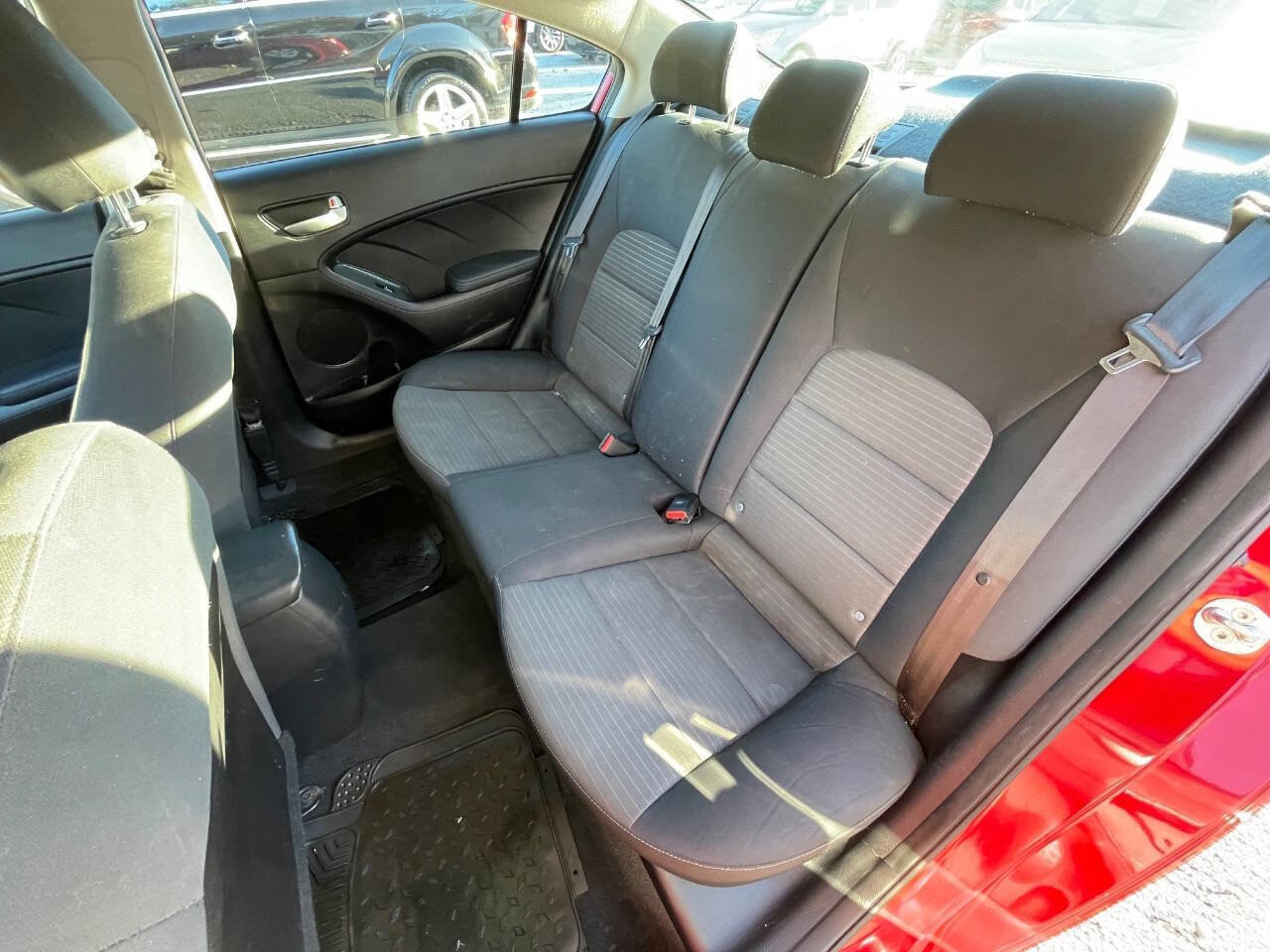 Used 2018 Kia Forte S image 24