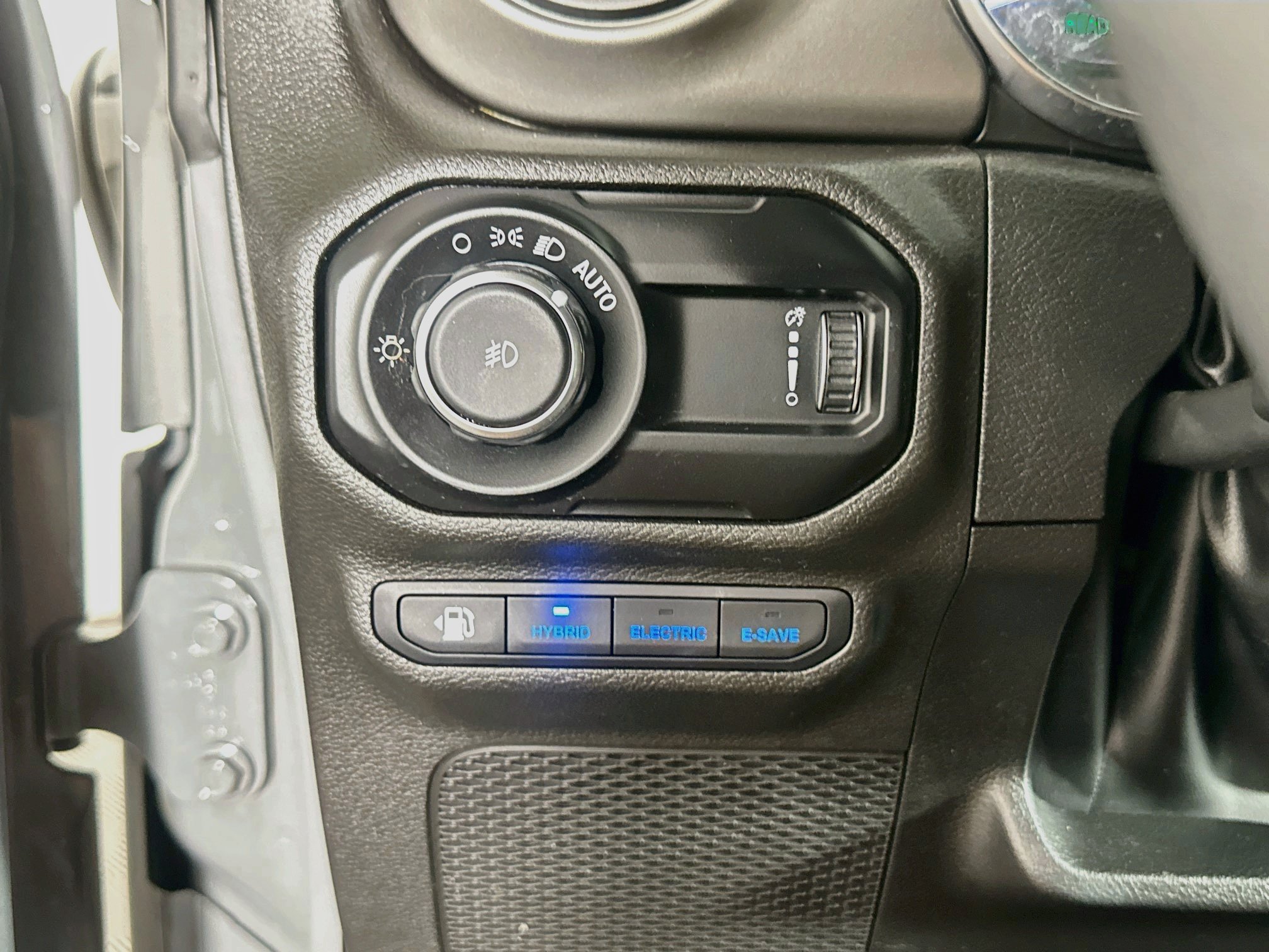 Used 2023 Jeep Wrangler Unlimited w/ Convenience Group AWD/4WD image 17