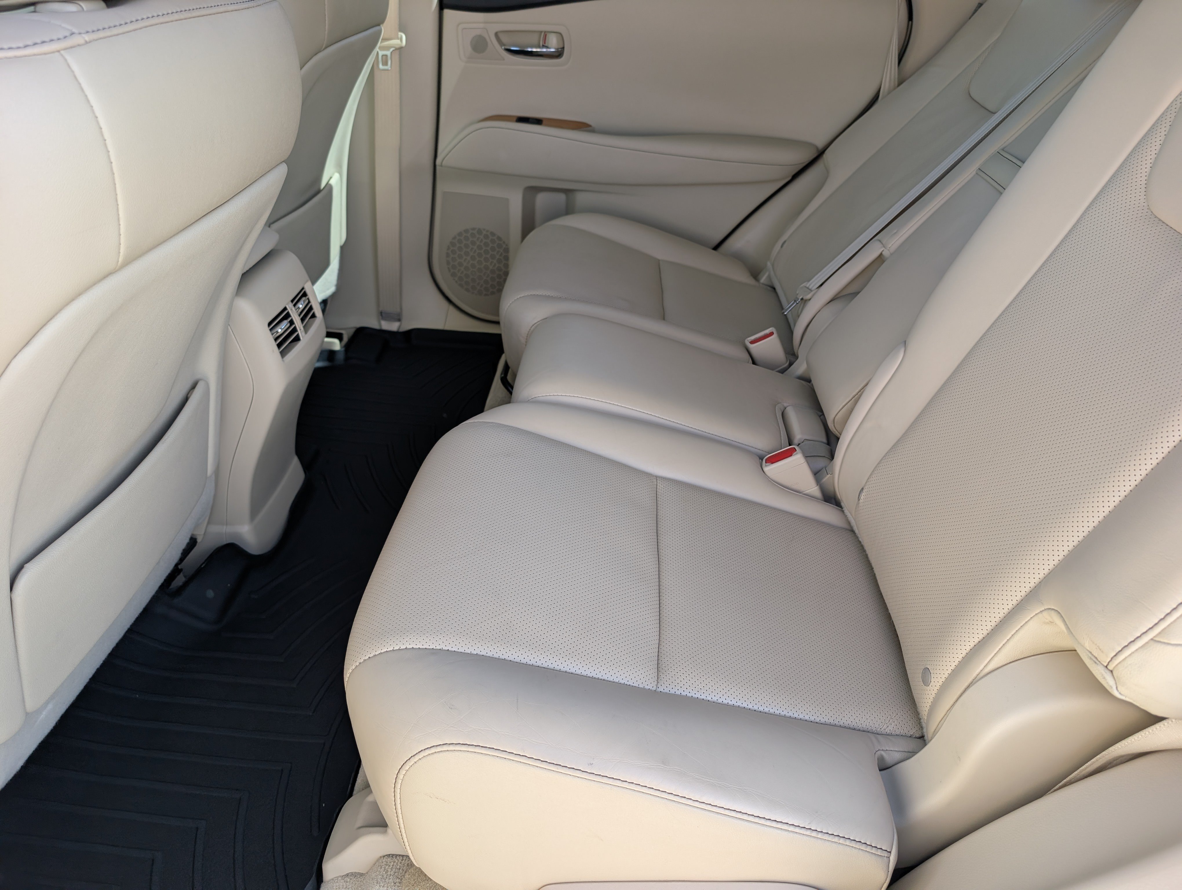 Used 2015 Lexus RX 450h FWD image 11