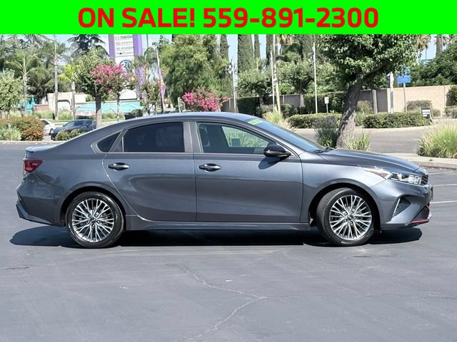 Used 2022 Kia Forte GT-Line w/ GT-Line Premium Package FWD image 4