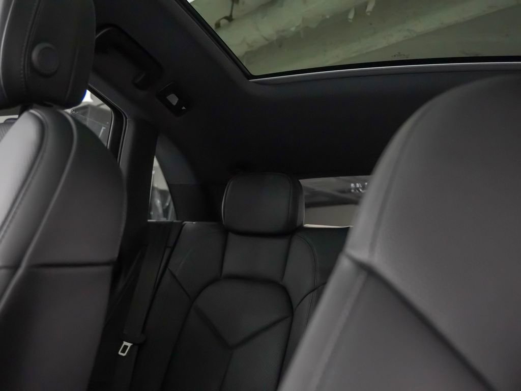 Certified 2025 Porsche Macan Turbo image 36