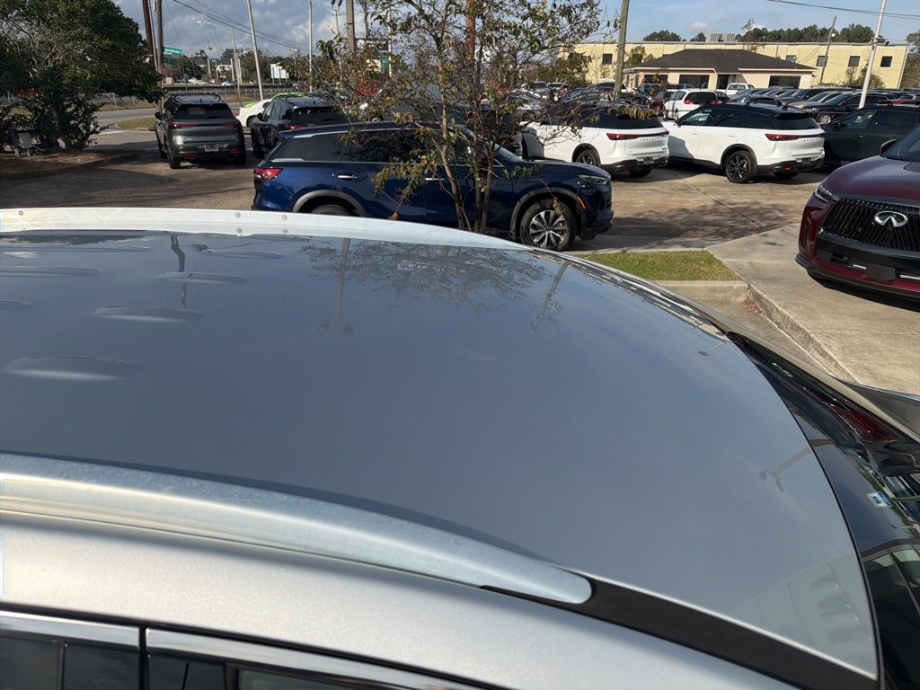 Used 2021 Buick Enclave Essence w/ Sound and Sites Package image 8