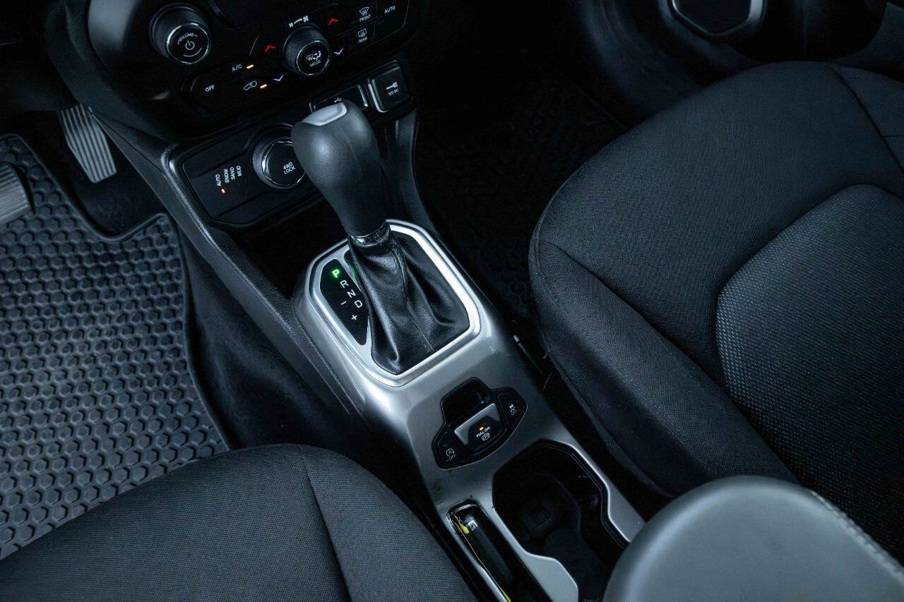 Used 2022 Jeep Renegade Sport image 14