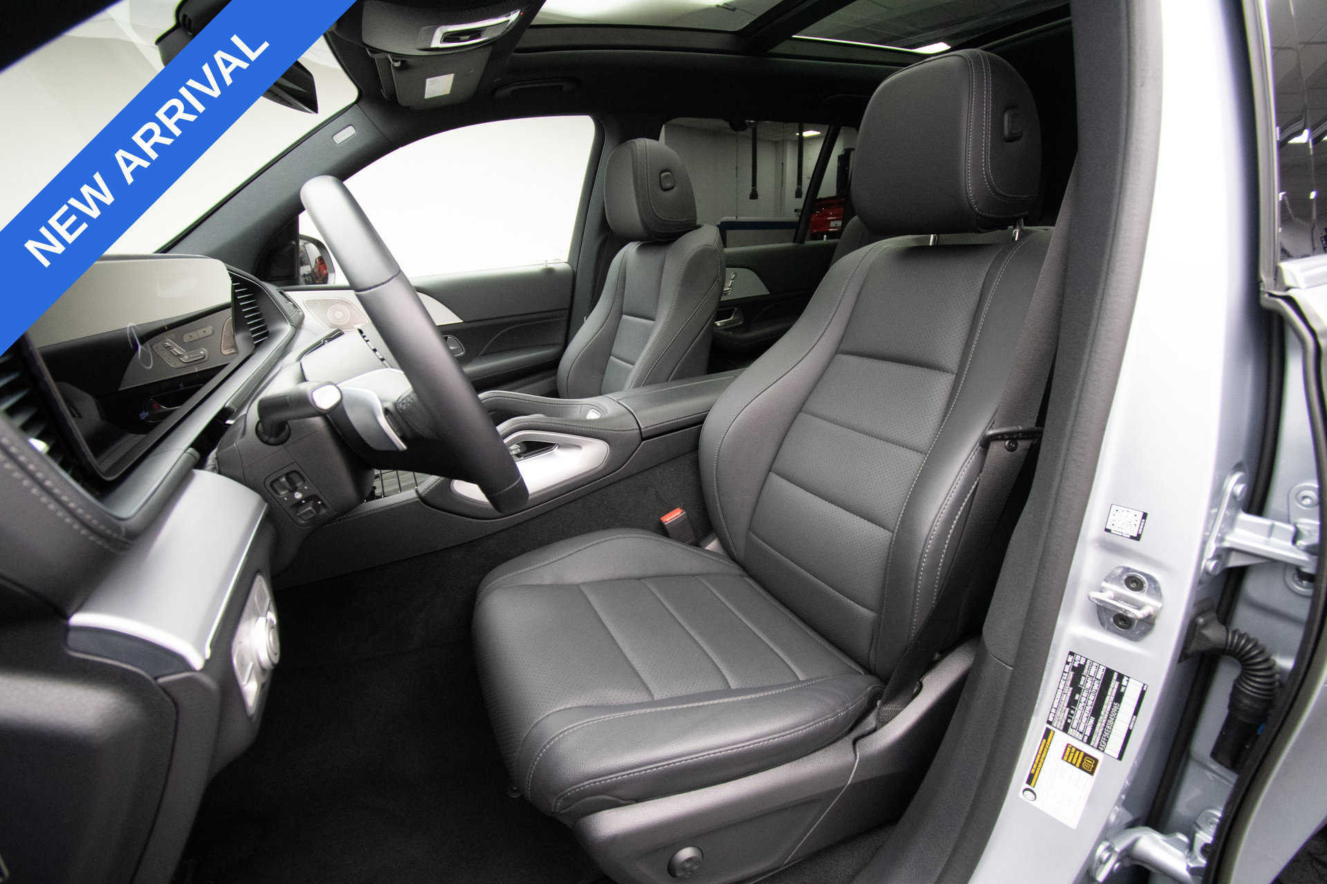 Used 2025 Mercedes-Benz GLS 450 4MATIC image 25